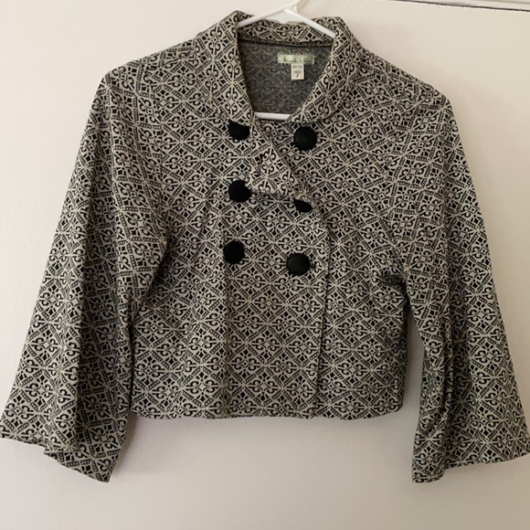 Cropped black and white jacket - Picture 3 of 6